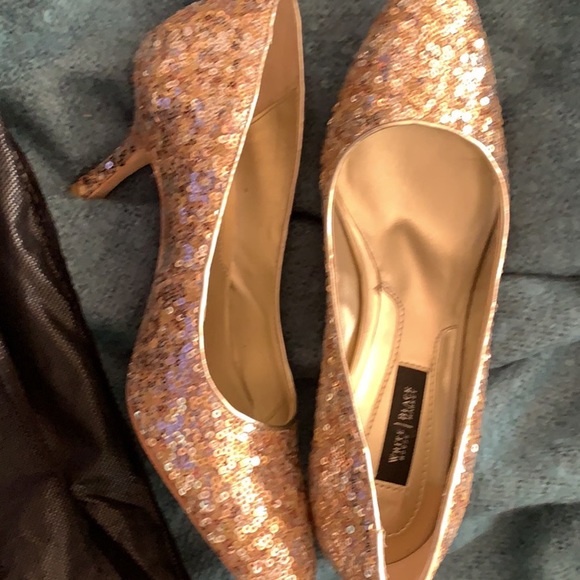 White House Black Market WHBM sequin heels - Picture 2 of 12
